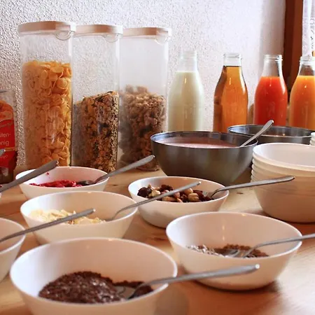 ベッド・アンド・ブレックファスト Gretl 3*